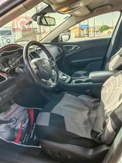 Chrysler 200